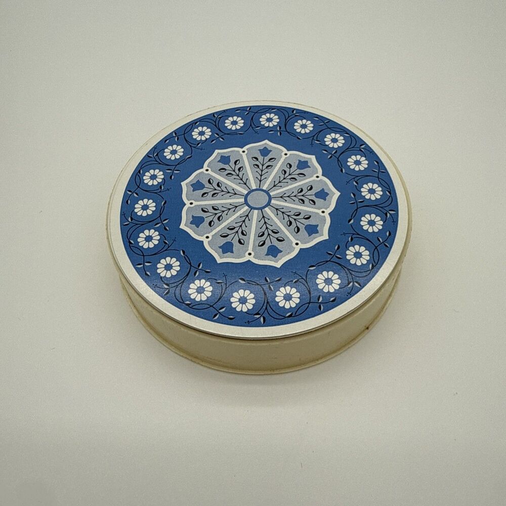Vintage Round Playing Cards With Case Printed In Japan Complete Set